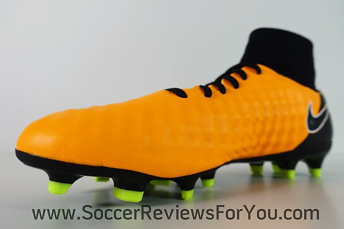 SR4U Black Premium Soccer Laces on Nike Magista Obra 2
