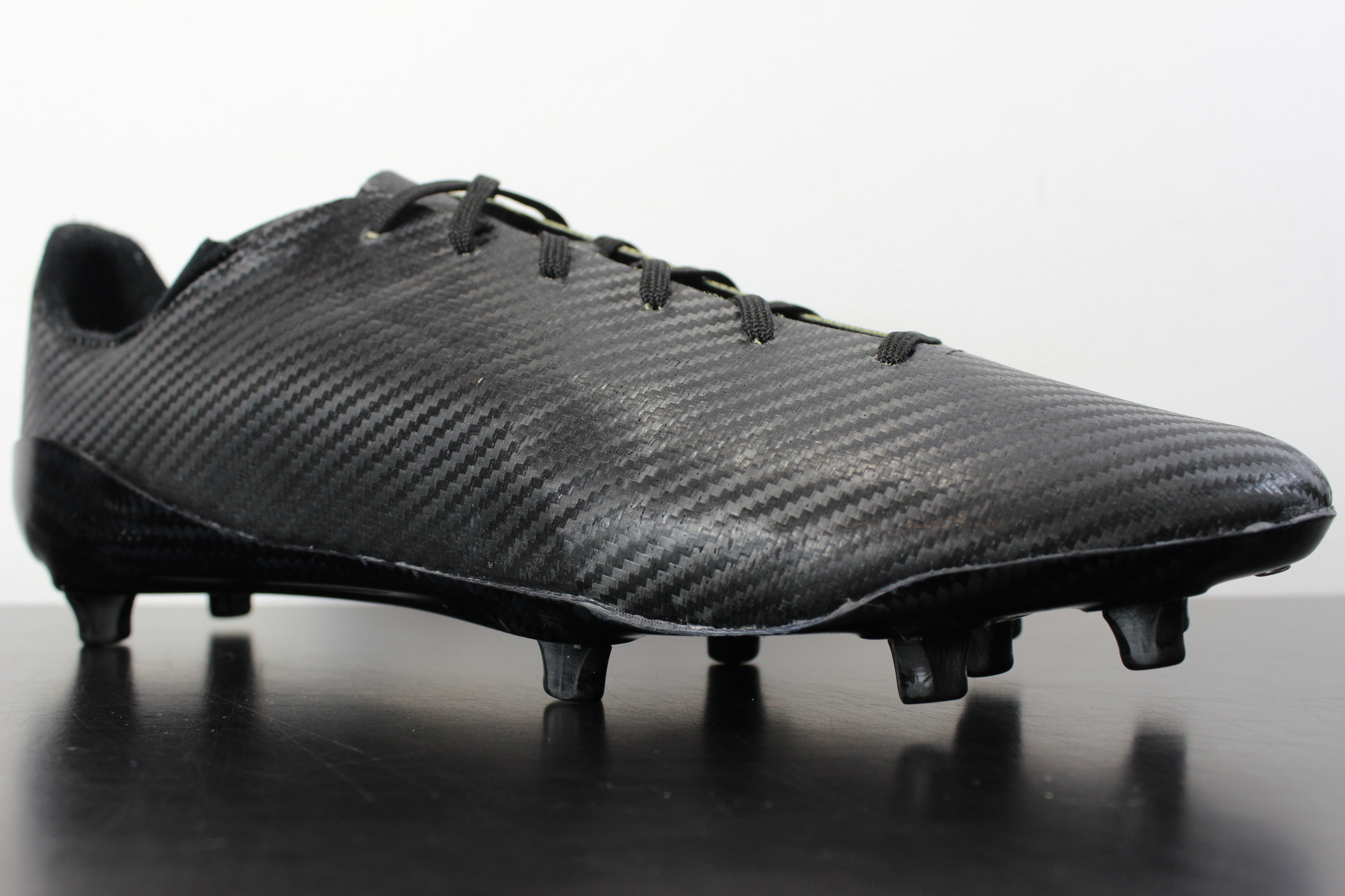 carbon fiber soccer cleats