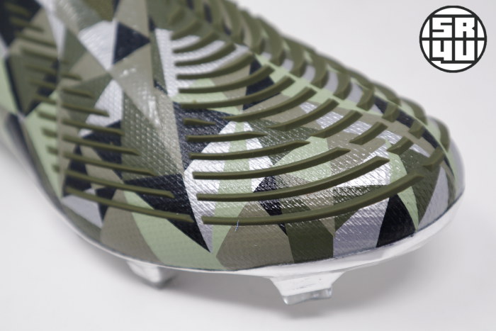 adidas-Predator-Edge-Crystal-FG-Swarovski-Laceless-limited-edition-soccer-Football-boots-5