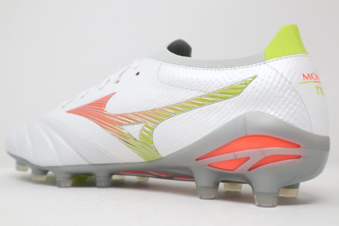 Mizuno Morelia Neo 5 Beta Made in Japan FG Prism Review - Soccer