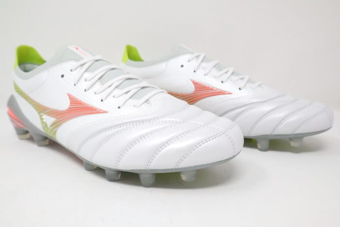 Mizuno Morelia Neo 5 Beta Made in Japan FG Prism Review - Soccer