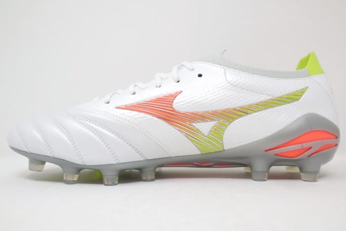 Mizuno Morelia Neo 5 Beta Made in Japan FG Prism Review - Soccer