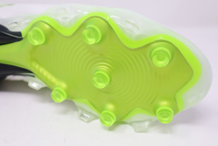 New-Balance-Tekela-V5-Elite-Low-FG-Lime-Light-15 New-Balance-Tekela-V5-Elite-Low-FG-Lime-Light-15