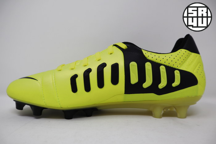 Nike-CTR360-Maestri-3-FG-Limted-Edition-Soccer-Football-Boots-5