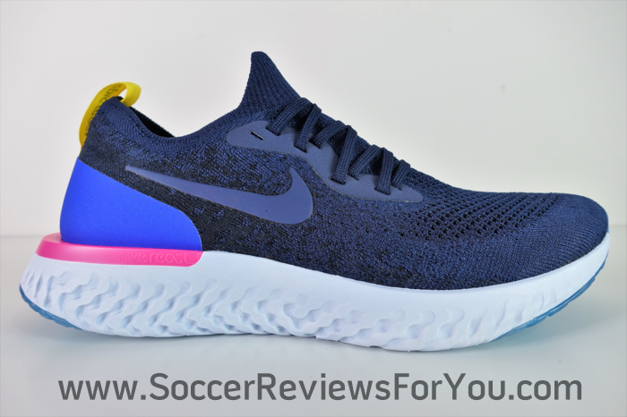 Nike Epic React Flyknit Running Shoes3