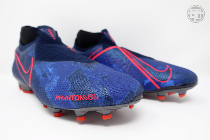 Nike Phantom Vision Elite Fully Charged Pack Soccer-Football Boots2