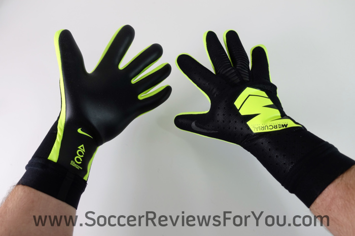 Nike Vapor Touch Soccer-Football Goalkeeper Gloves1