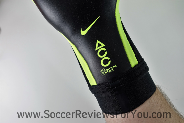 Nike Vapor Touch Soccer-Football Goalkeeper Gloves9
