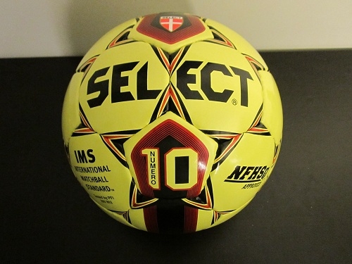 Select Numero 10 Soccer Ball Review - Soccer Reviews For You