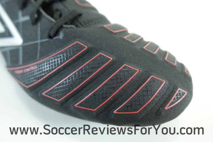 Umbro UX Accuro Soccer-Football Boots (5)
