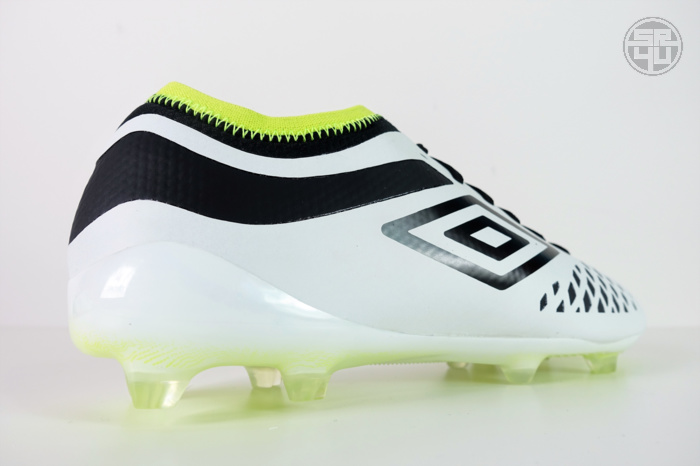 Umbro Velocita 4 Pro Soccer-Football Boots10
