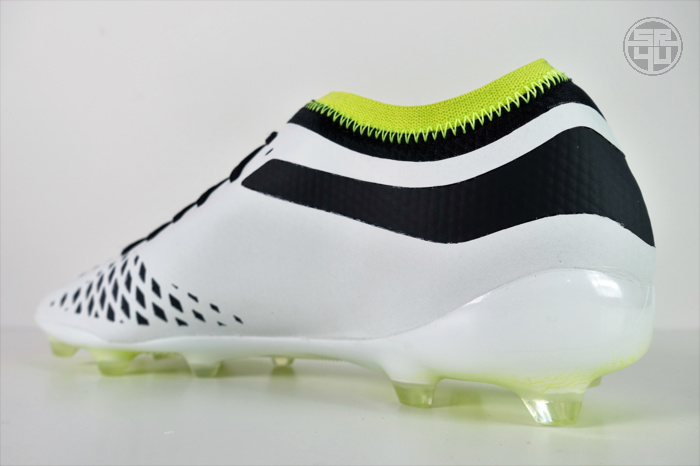 Umbro Velocita 4 Pro Soccer-Football Boots11