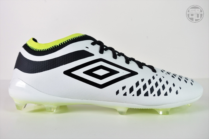 Umbro Velocita 4 Pro Soccer-Football Boots3