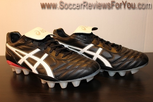 asics soccer boots review