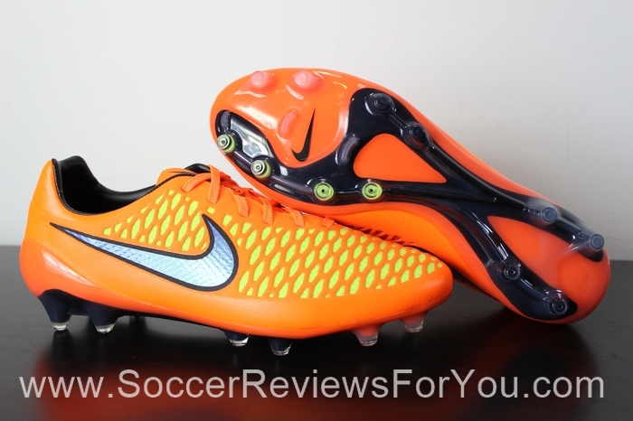 Nike-Magista-Opus-Intense-Heat