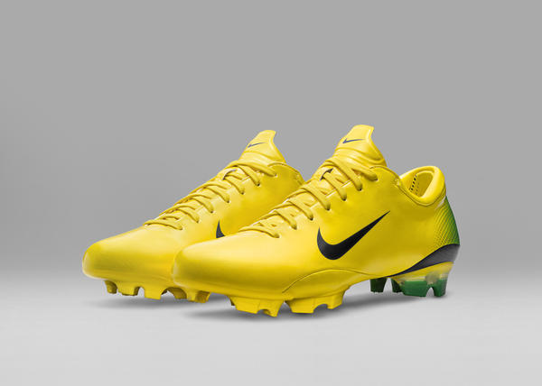 2006 NIKE MERCURIAL VAPOR III In 2006, Ronaldo broke the World Cup all-time scoring record wearing this limited-edition Mercurial Vapor III in chrome yellow and pine green. Made to match the Brasil kit, the boot was the first Mercurial to feature a Hi-Vis colorway and the first to debut Teijin® microfiber, engineered to conform to the foot, on the upper. 