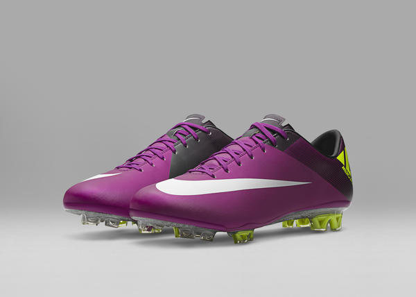 2011 Nike Mercurial Vapor Superfly III The Mercurial Vapor Superfly III, designed in collaboration with Cristiano Ronaldo, delivered fast, responsive performance, thanks to NIKE SENSE adaptive traction and a carbon-fiber chassis. Nike Flywire technology in the upper offered ultra-lightweight support while the boot’s striking red plum, volt and black colorway and graphic heel treatment helped increase visibility on the pitch. 